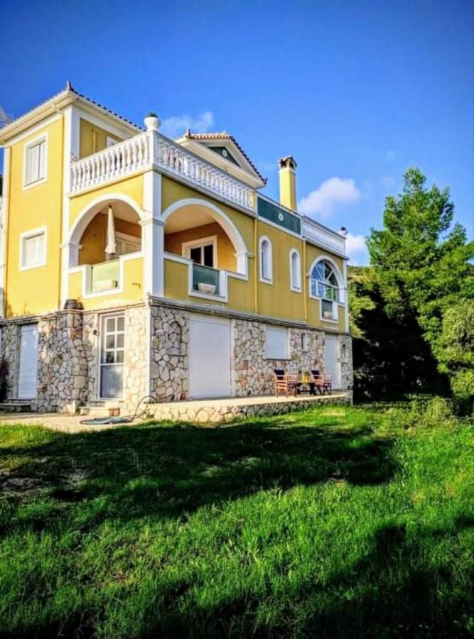 Vila Kalielaia Mouzákion エクステリア 写真
